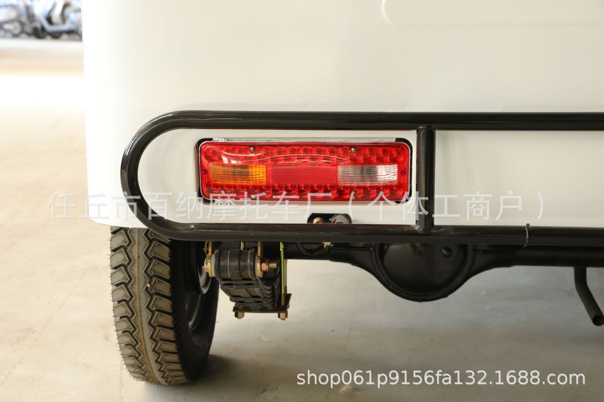 Africa's best-selling fuel-electric tutu tricycle, three-wheeled motorcycle, tuktuk, three-row and double-row TVS Bajaj