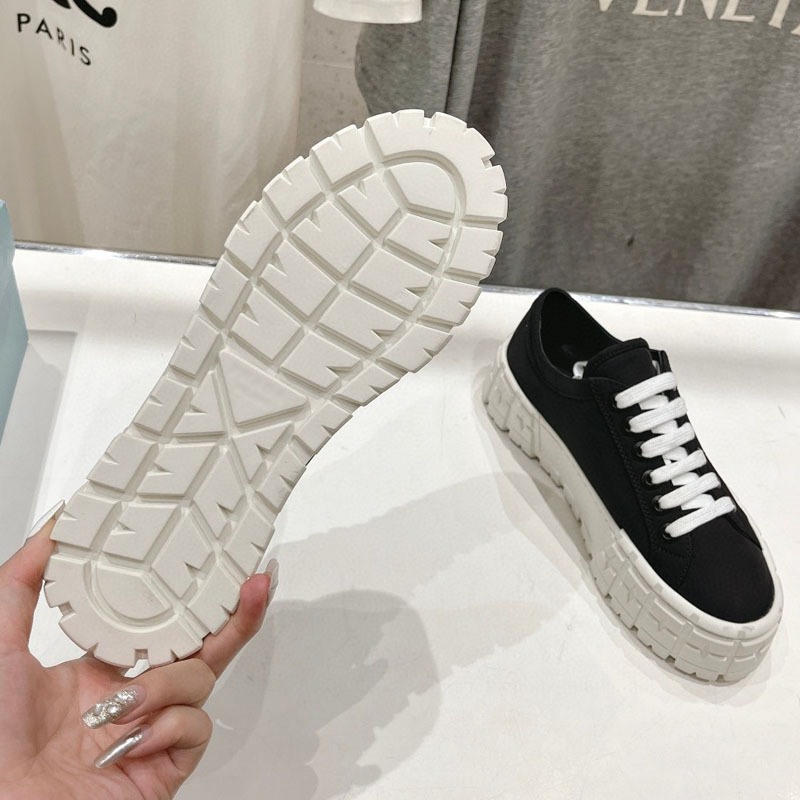 广州原标专柜品质欧美大牌女鞋厚底松糕奢侈品三角标尼龙布滑板鞋|undefined