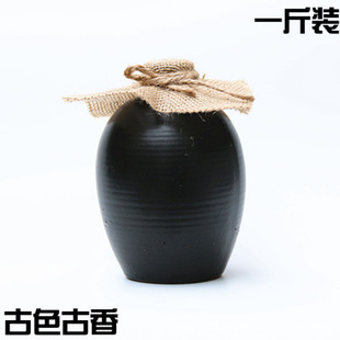 Traditional Loose Wine Container 0.5kg Capacity Black Glazed Frosted Matte Ceramic Wine Jar with Wooden Cork and Red Cloth