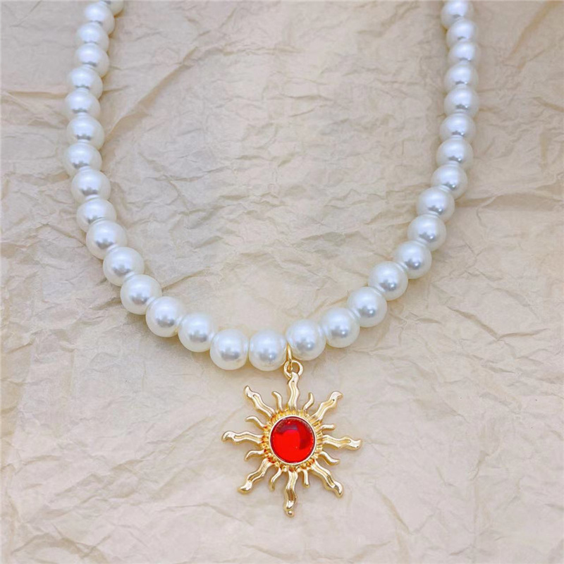 Elegant Sun Artificial Pearl Alloy Beaded Plating Inlay Artificial Gemstones Women's Pendant Necklace display picture 6