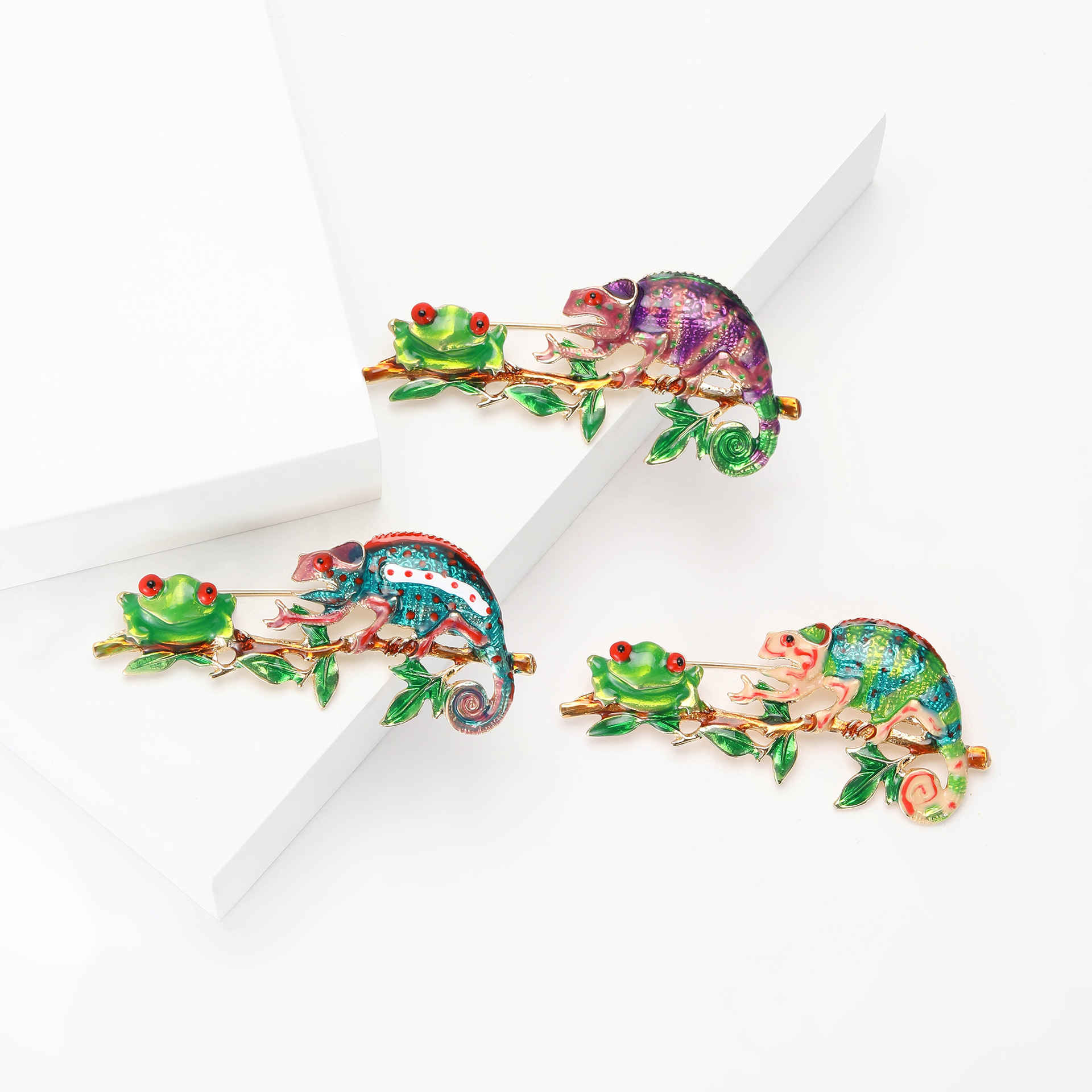 Fashion Enamel Oil Drop Chameleon Frog Brooch Niche Simple Animal Pin Ladies Clothing Accessories