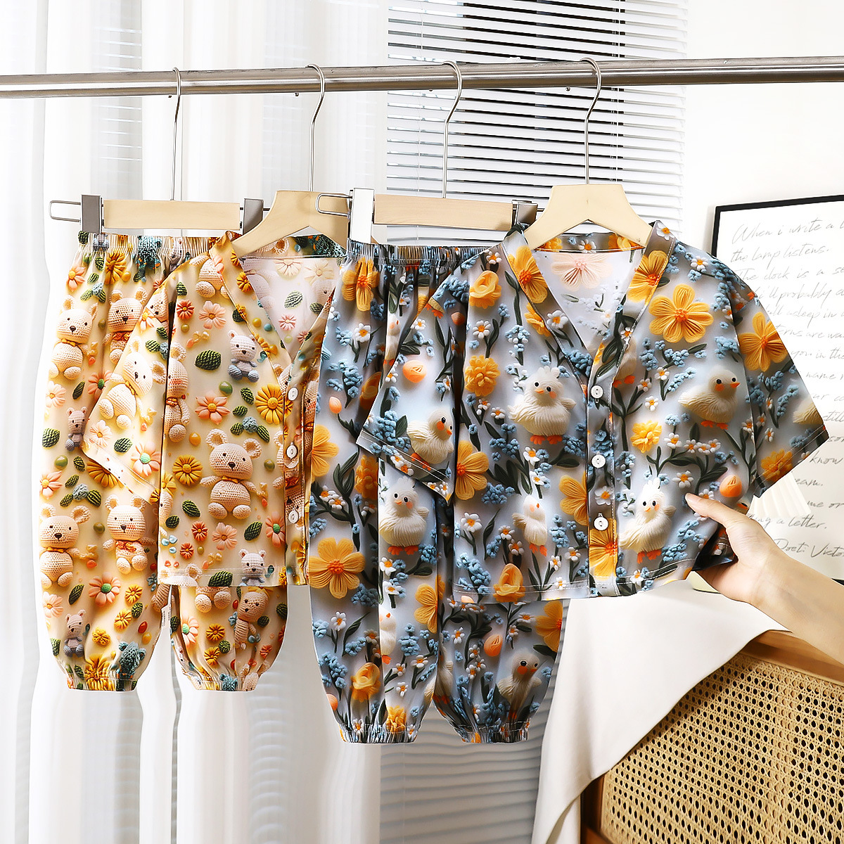 Pijamas de seda de algodón para niños de verano Niños y niñas Clase A Estándar A Seda de algodón fina para bebés Aire acondicionado Ropa para el hogar Traje de manga larga