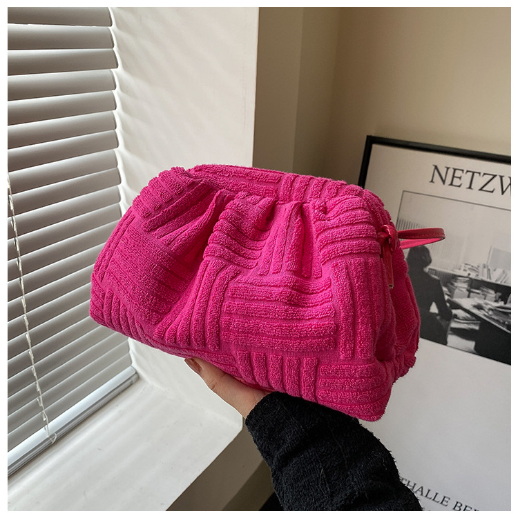 184g Weight Polyester Lining Material Clasp Frame Closure Type Sling Strap Strap Type Crossbody Bag Bags Type Casual, Daily, Shopping Occasion velvet Material Solid Color Pattern All Seasons Season Women's Gender Basic Style Cloud Shape Shape Women's Velvet Solid Color Basic Cloud Shape Clasp Frame Crossbody Bag 25