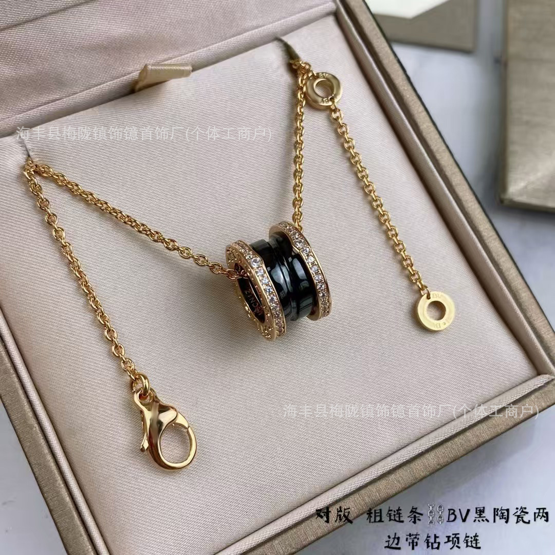 Diamond rose gold black ceramic necklace / A
