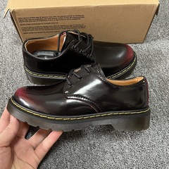 1461低助3穴bexショートブーツ靴英倫風は赤い本革の丸い靴を拭きます。