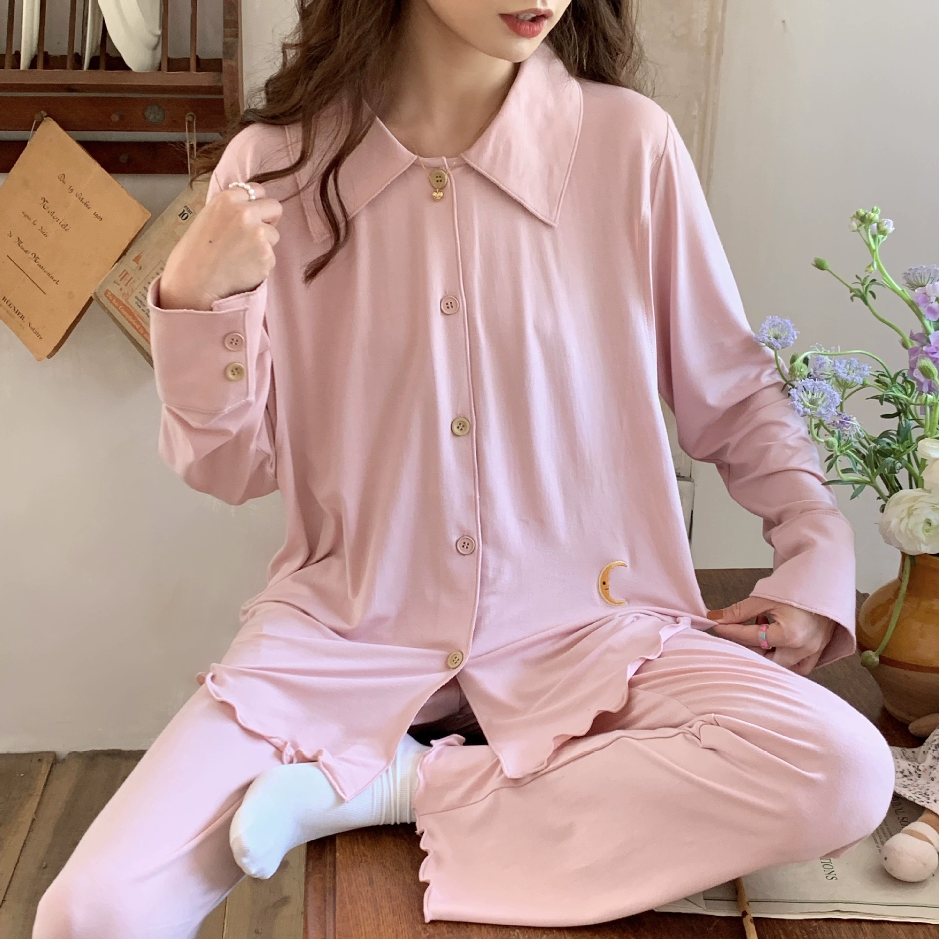 Estilo de pijama de lactancia para estar en casa