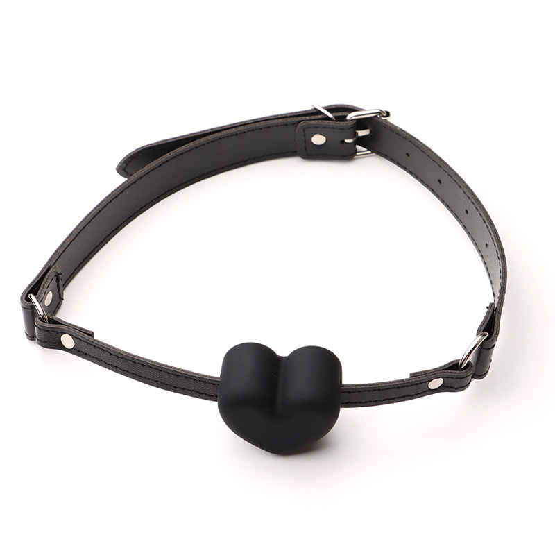 Heart-Shaped Silicone Mouth Gag, Red Adjustable Bondage Mouth Harness — detail image 7