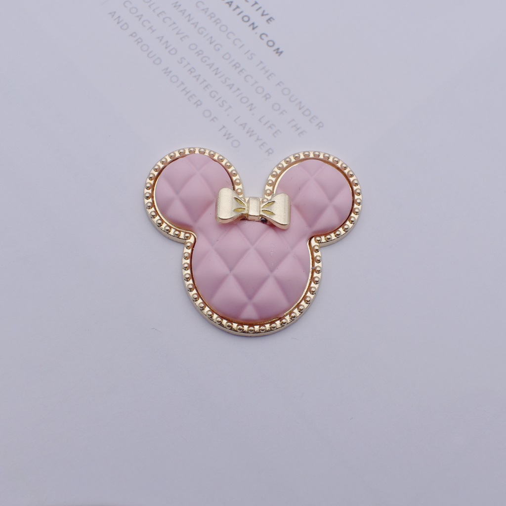 Muñeca de la historieta DIY accesorios de joyería pintura Mickey pajarita color caramelo teléfono móvil belleza material agujero zapatos