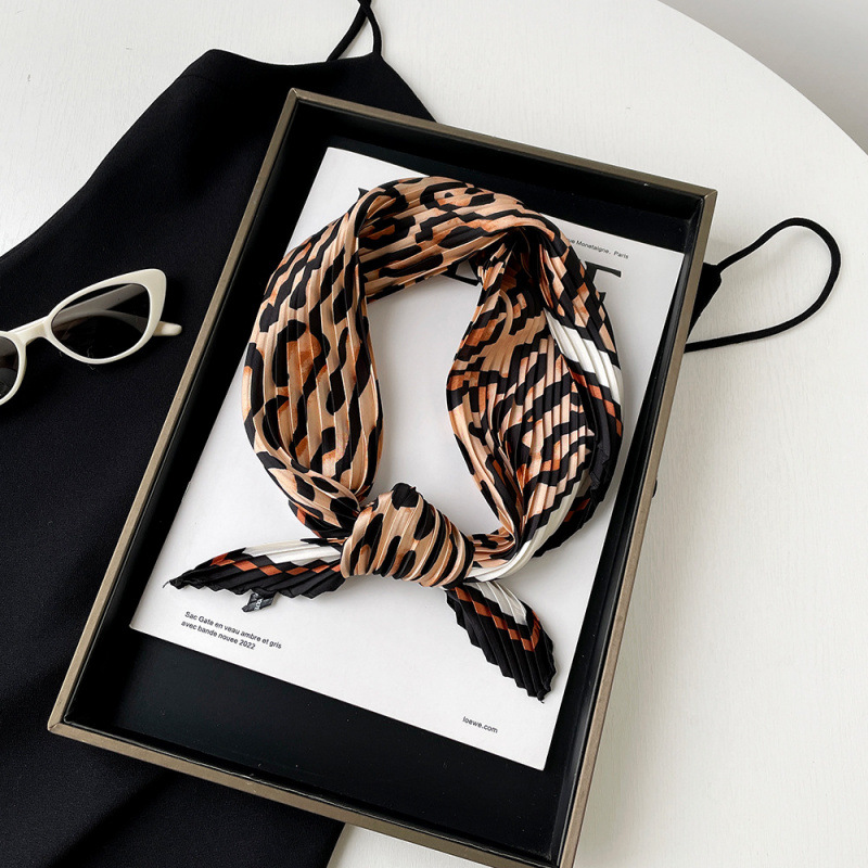 Women's Pleated Silk Scarf 70 Cm Square Neckerchief Style Leopard Print Cashew Print Satin Headscarf_voghion.com