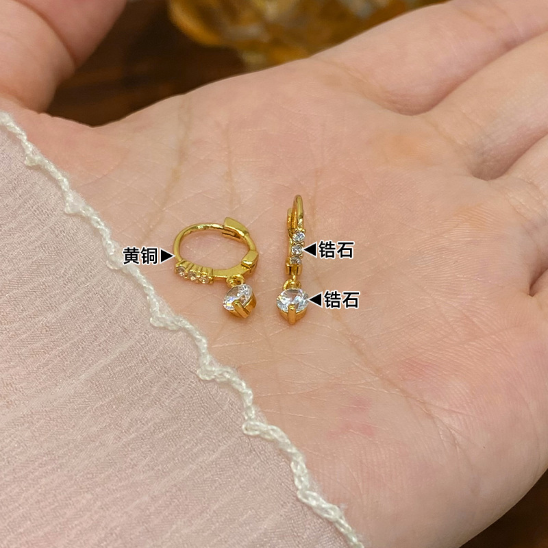 简约时尚百搭微镶锆石耳圈耳环轻奢高级感小巧精致耳饰设计感小众|undefined
