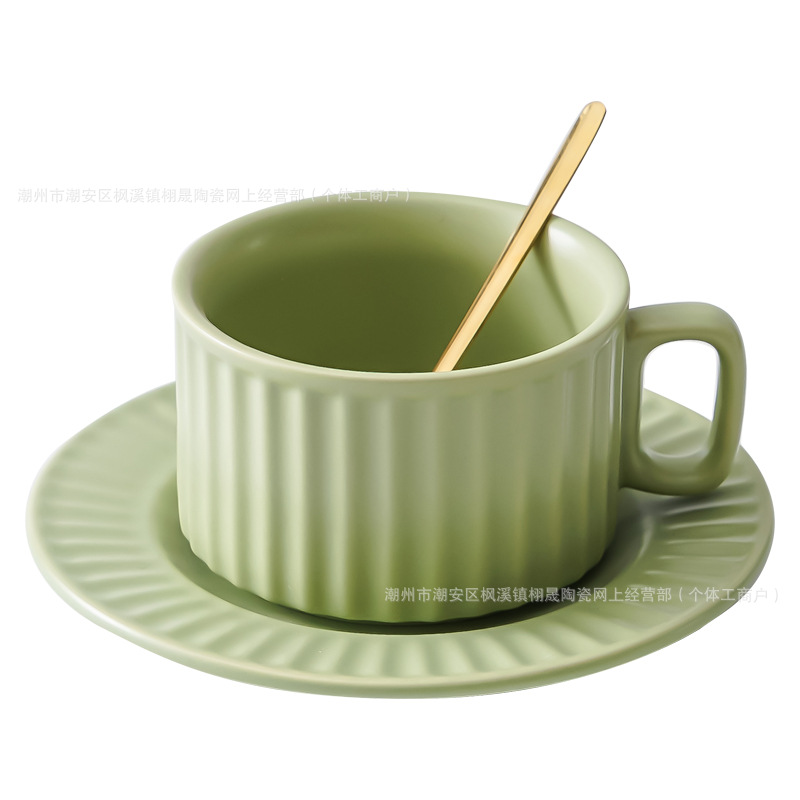 Ins Net Red Wind Juego de tazas y platillos de café de cerámica Coffee Shop Latte Taza Orejas colgantes Taza de café de mano