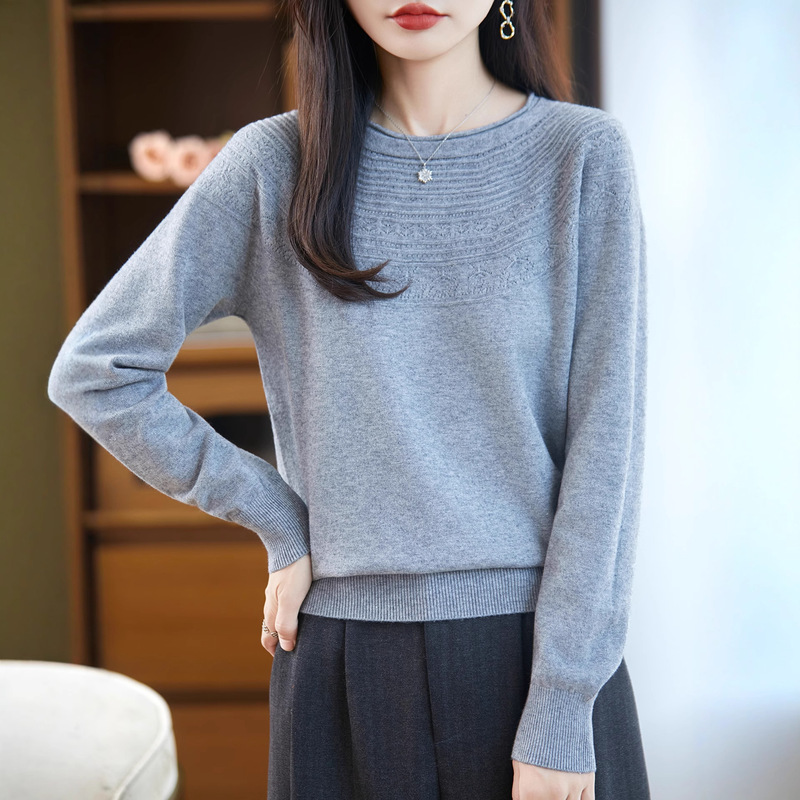 One-Line Ready-To-Wear Rolled Edge Cut Out Knitwear with Handmade Romantic Irregular Texture Breathable Slim Design Top