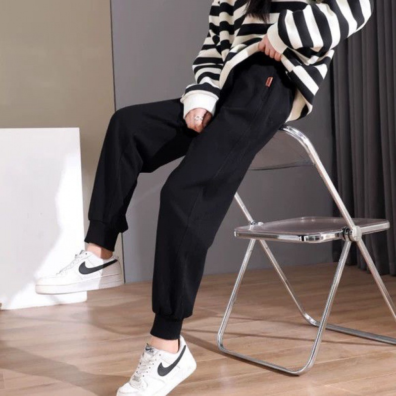 Black thin trousers