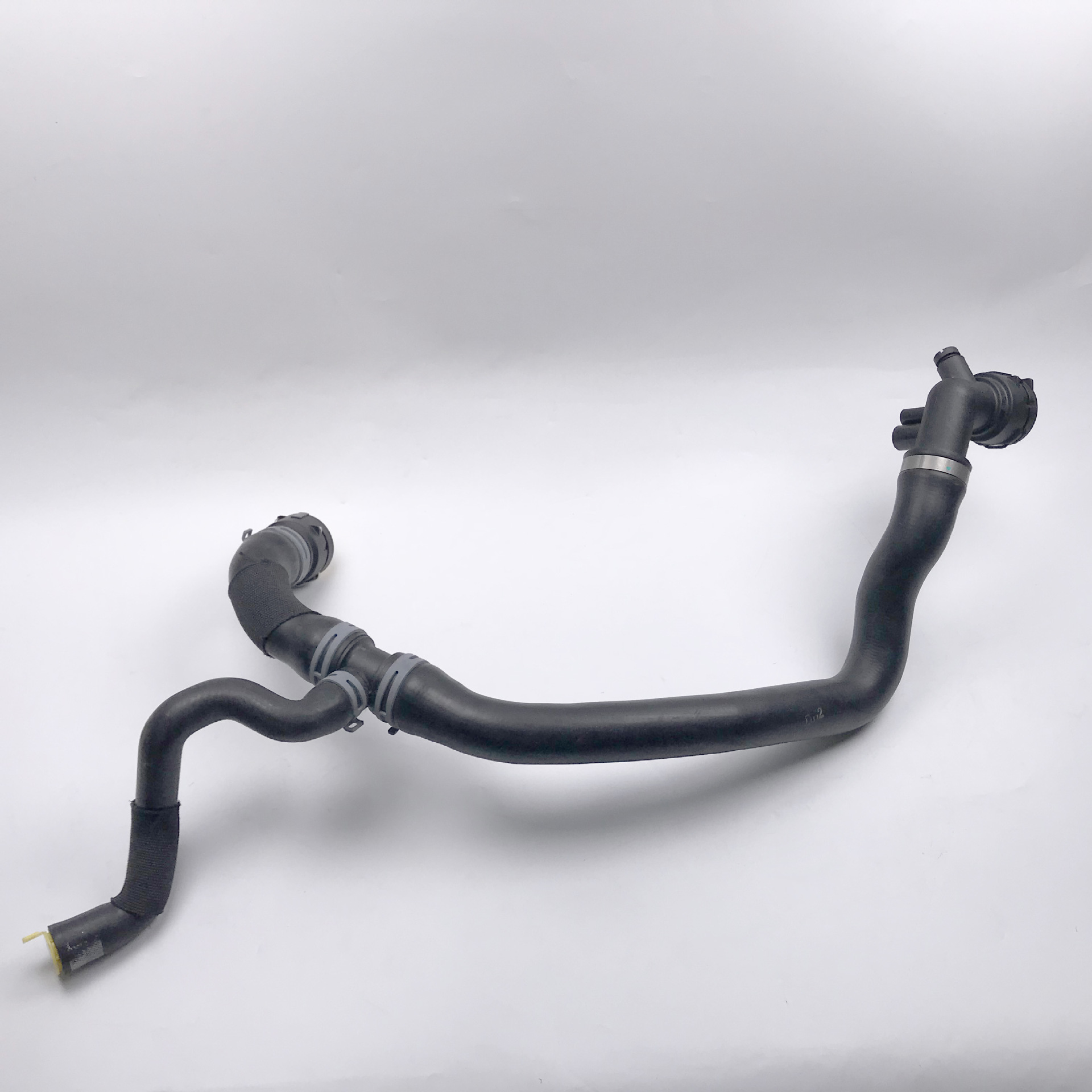 Suitable for Audi Q5L 2018-2025 Car Water Tank Lower Water Pipe Coolant Water Pipe 80D122055A