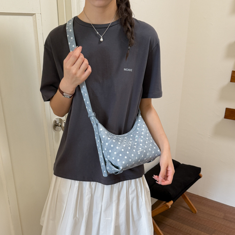 Bolsa de brazo coreana de punto ondulado para mujeres 2026 nuevo bolso de hombro de verano de moda casual bolso de moda diaria