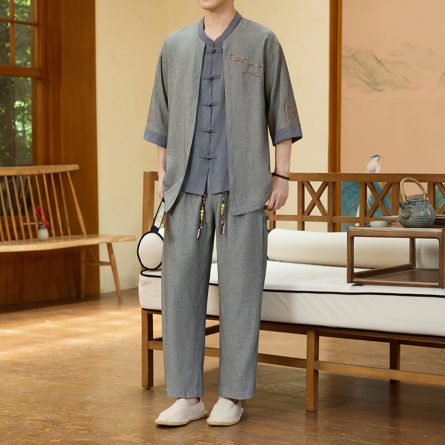 Chinese-style two-piece Tang suit with frog buttons, short-sleeved shirt, men's summer new Chinese style loose breathable casual two-piece set