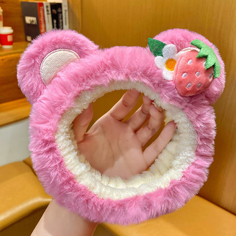 Pink girl lavado facial correa de cabello de invierno mujer pelusa pasador de cabello lindo fresa oso máscara especial cabello banda de cabello