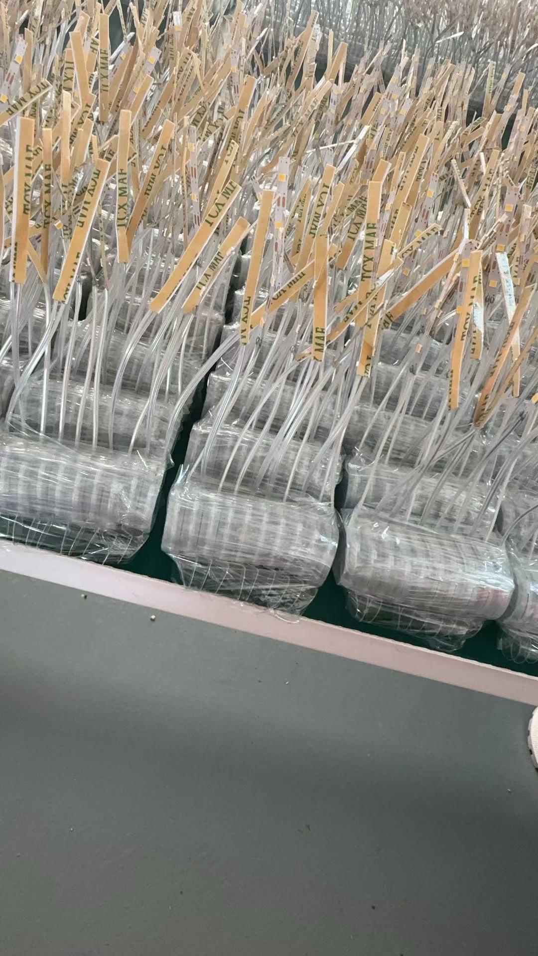 Çeşitli pil kutuları, yumuşak ışık şeritleri, sensör 2835 LED ışık şeritleri, ışıklı oyuncaklar, mooncake kutuları, kendinden yapışkanlı ışıkların fabrika doğrudan satışı
