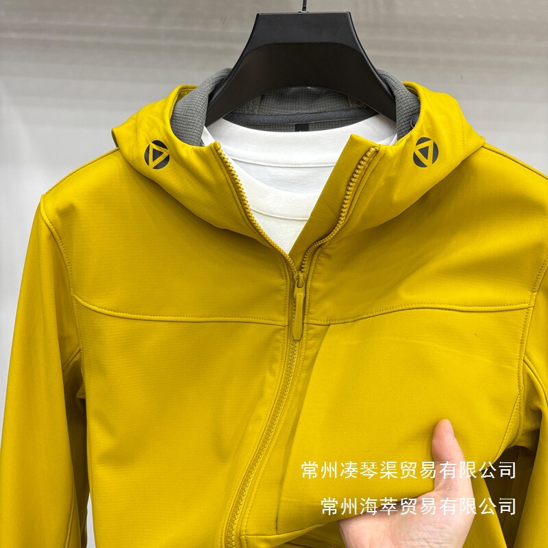 Men's Outdoor Soft Shell Three-Proof Fabric Commuter Jacket Men's Autumn and Winter Fashion Jacket Hooded Jacket Wholesale
