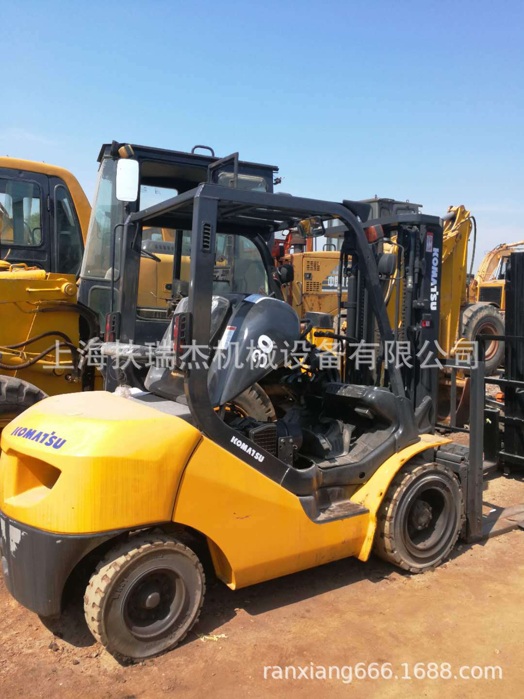 3吨小松柴油叉车3节门架升高4.5米 集装箱叉车