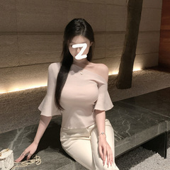 YIDENG2025春夏新作優しいスタイル万能斜め肩ニット蓮の葉袖ウエストTシャツ