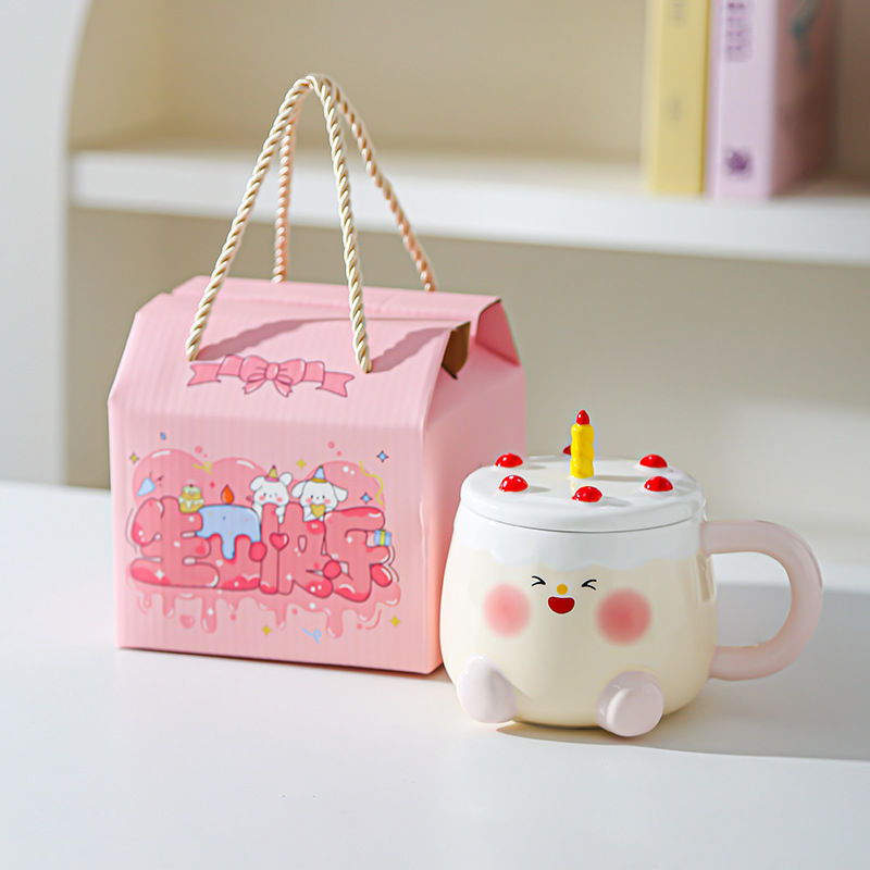 Taza de pastel de dibujos animados creativos Regalo de cumpleaños Regalo de mano Taza de cerámica Taza de agua linda de alto valor Taza con tapa