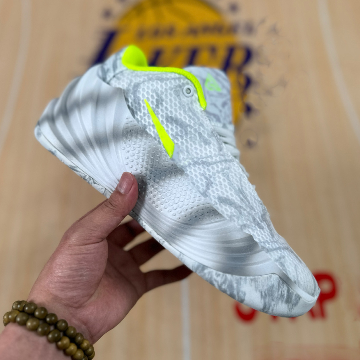 Zapatillas de Baloncesto para Hombre Freak 8 de Piel y Caucho Antideslizantes y Amortiguadoras
