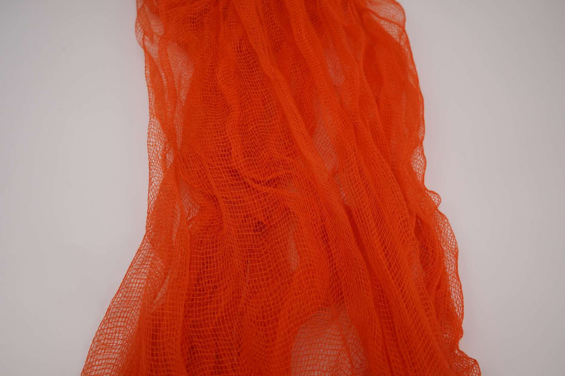 Suministros de gasa manchada de sangre para Halloween para Amazon, manteles espeluznantes para festivales de fantasmas, pantallas para ventanas DIY, tela de gasa teñida de color sangre. image 13