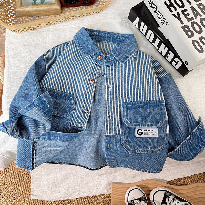 Chaqueta infantil de otoño 2026, nuevo estilo, camisa a rayas con cuello vuelto, cárdigan vaquero para niños y niñas, ropa exterior moderna de primavera con patchwork.
