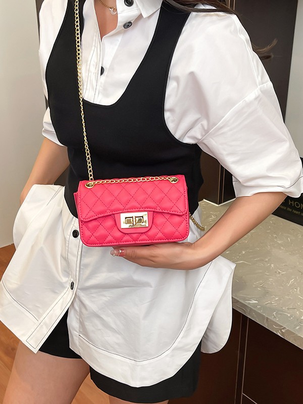 Bolsos para mujer 2025 nuevo estilo de moda versión coreana de la bolsa de cadena de rombos pequeño estilo fragante bolso diagonal de un solo hombro bolso femenino todo fósforo pequeño bolso cuadrado