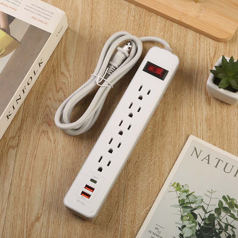 2USB + 1tpe-c interfaz de teléfono celular de cáscara blanca con cáscara negra interruptor de cabezal de agitación enchufe de América del Sur estándar estadounidense