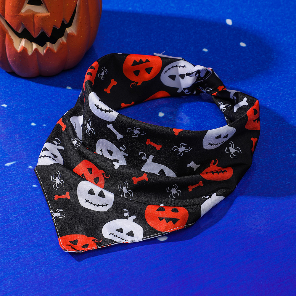 Fabricante en stock transfronterizo exclusivo para mascotas bufanda perro saliva toalla mascota Toalla de triángulo de Halloween mascota Toalla de saliva