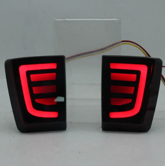 Aplicable a 07-20 Mitsubishi Pajero parachoques trasero luz V85/V8/V93/V97 luz de freno luz de advertencia luz antiniebla trasera