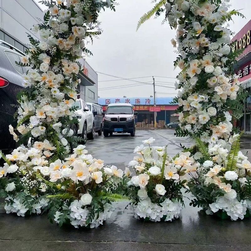 結婚式の道具鉄芸アーチの花棚牛の角の門の象牙の門の芝生の結婚式の羊の角の門の屋外は藤の棚に登ります。|undefined