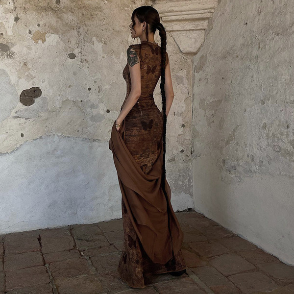 Summer fashionable long fitted dress with a round collar sleevless