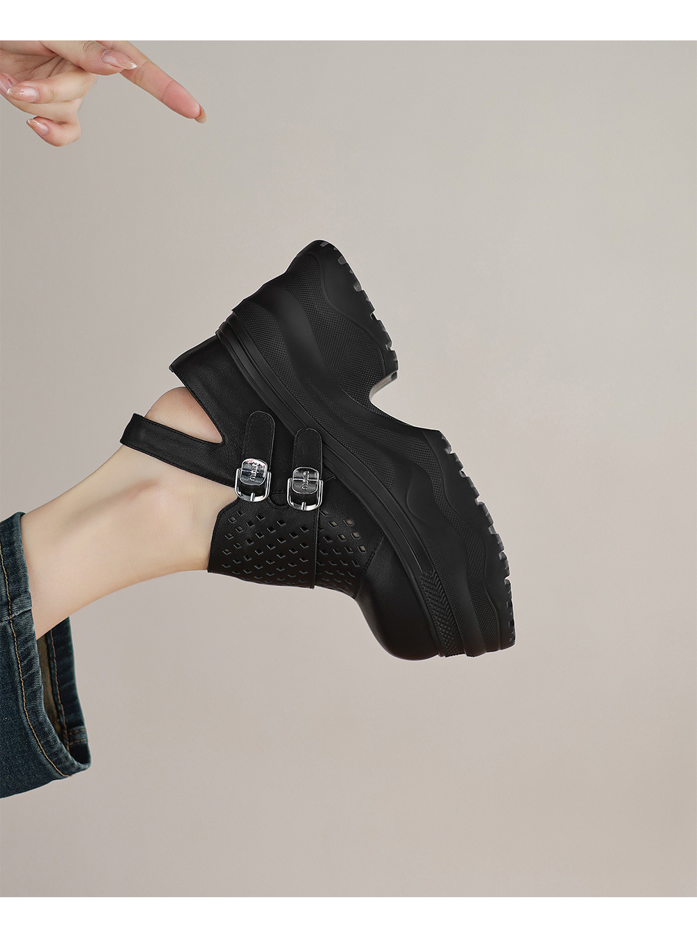 Sandal cao gót nữ đế xuồng 12cm bít mũi hở gót phong cách La Mã — Màu đen, Màu trắng chi tiết 11