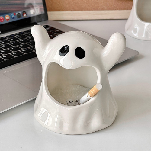 High-end, niche, creative ghost ashtray made of ceramic, suitable for dorm, home living room, a personalized gift for boyfriend, decorative item
