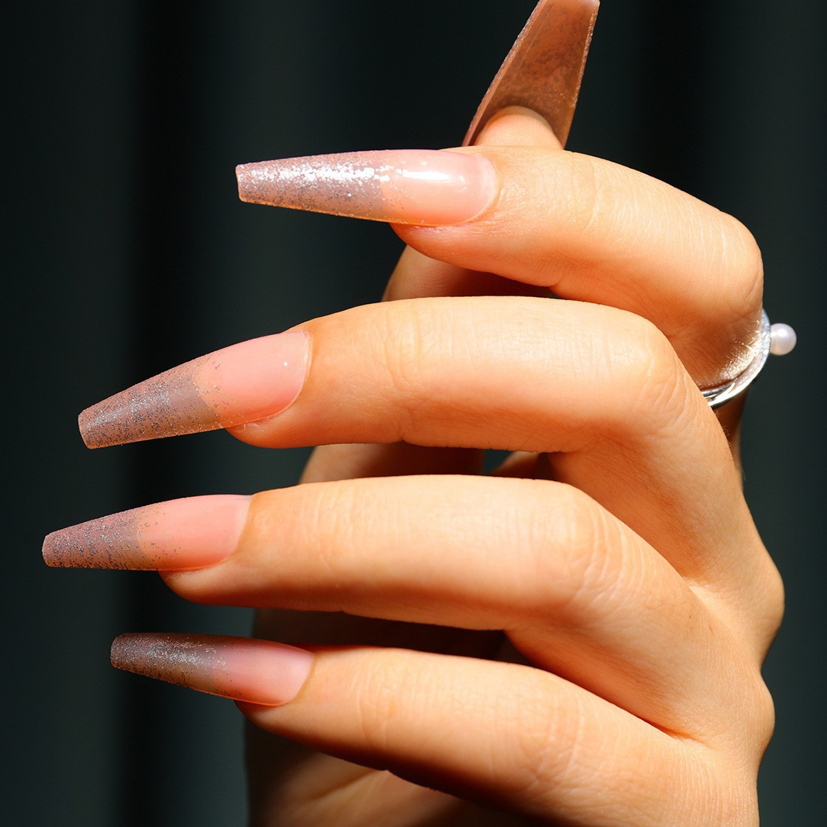 Uñas postizas de estilo francés populares transfronterizas, parches de uñas postizas largas, uñas postizas desmontables terminadas de fábrica.