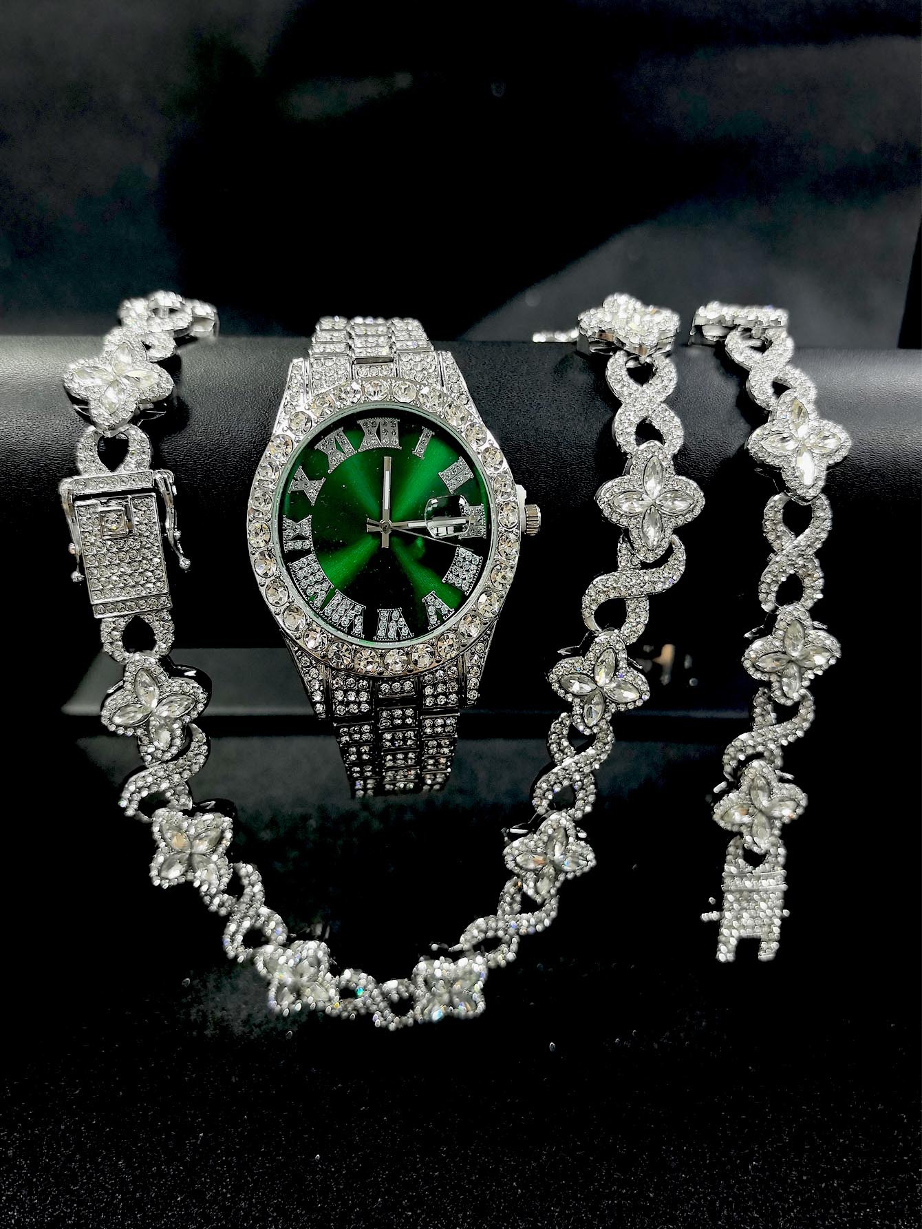 Europa y los Estados Unidos pulsera de cuatro hojas collar reloj de diamantes de moda moda fresco estilo de moda personalidad de alta calidad joyería de hombre personalizada