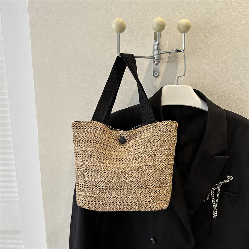 Bolso de moda de gran capacidad de trenzado de moda 2024 primavera nuevo estilo versátil bolso de hombro brazo bolso especial