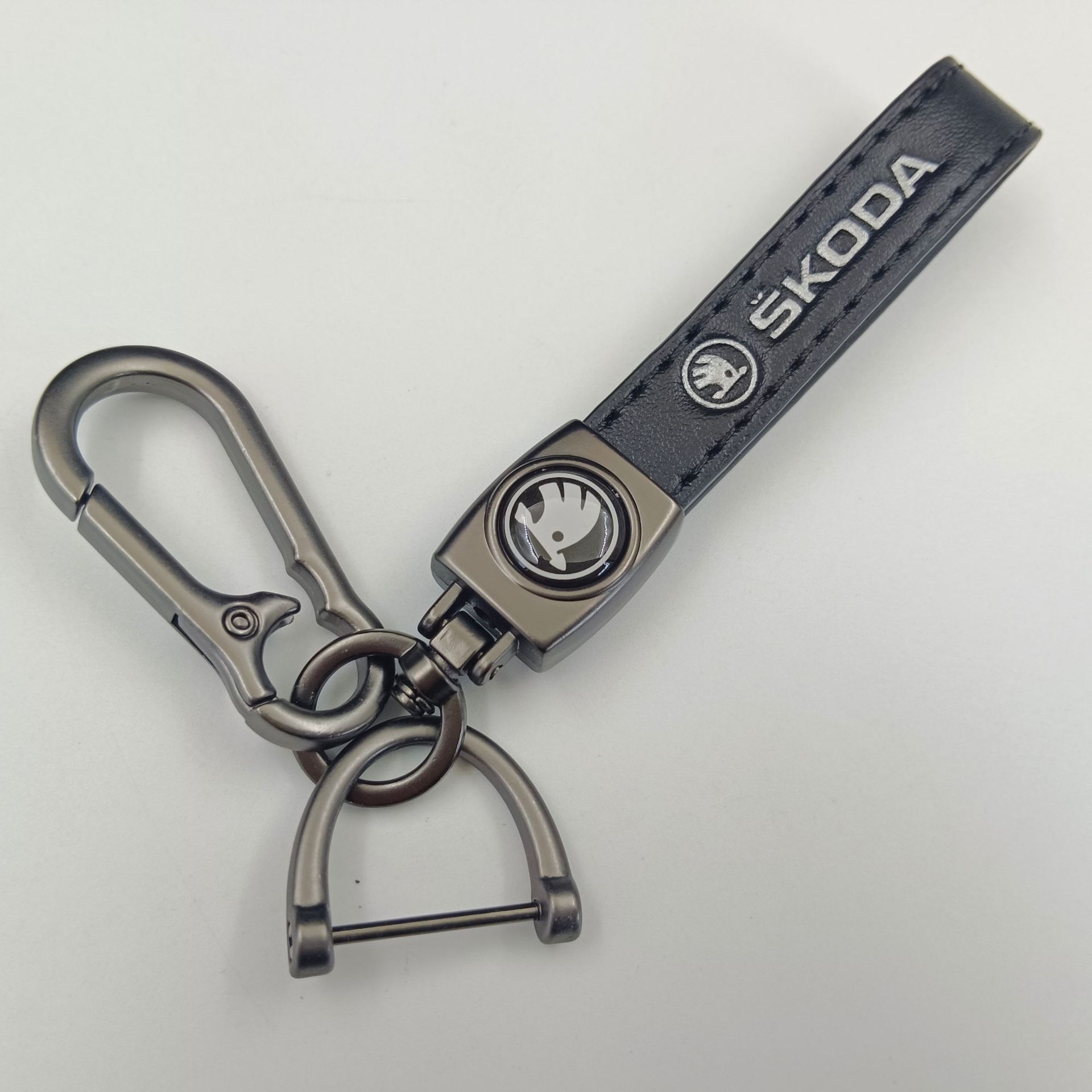 Keychain de piel de cordero transfronteriza logotipo de automóvil llavero de negocios hombre llavero colgante fábrica al por mayor