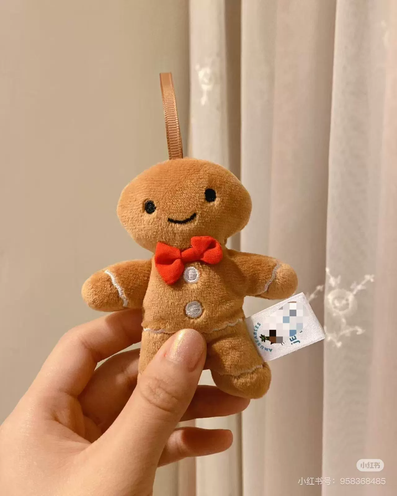 Cotton pendant, tennis rabbit