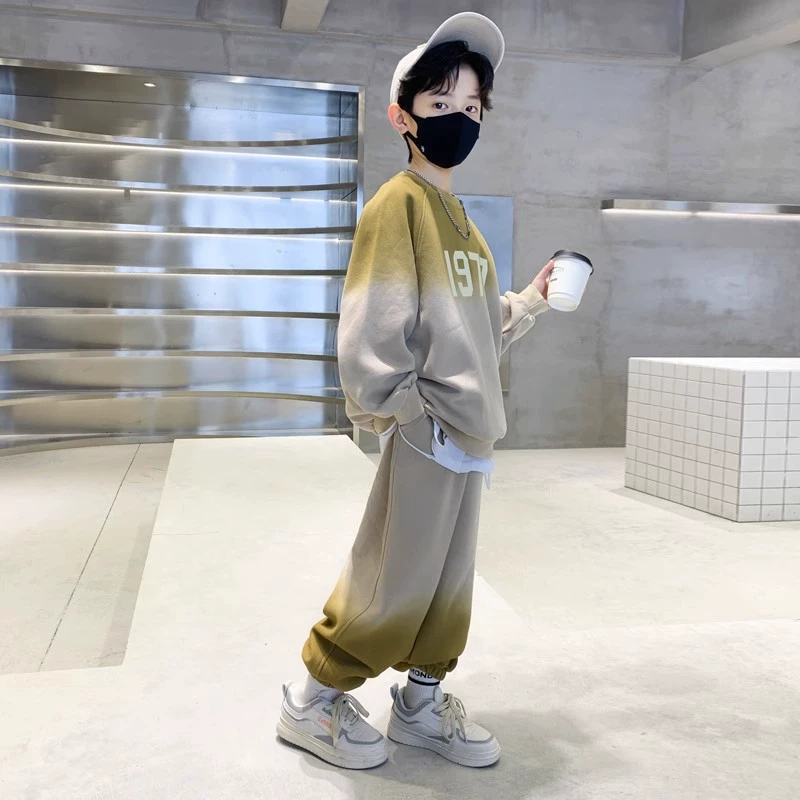 Осенний костюм для мальчиков Детский градиент свитера спортивный костюм из двух частей 2024 новый большой мальчик взорвал улицу весенний и осенний прилив