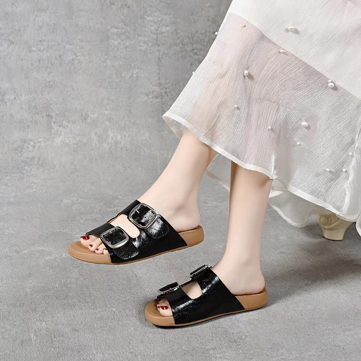 Dép sandal nữ da thật kiểu Birkenstock hở mũi đế bệt — đen chi tiết 3
