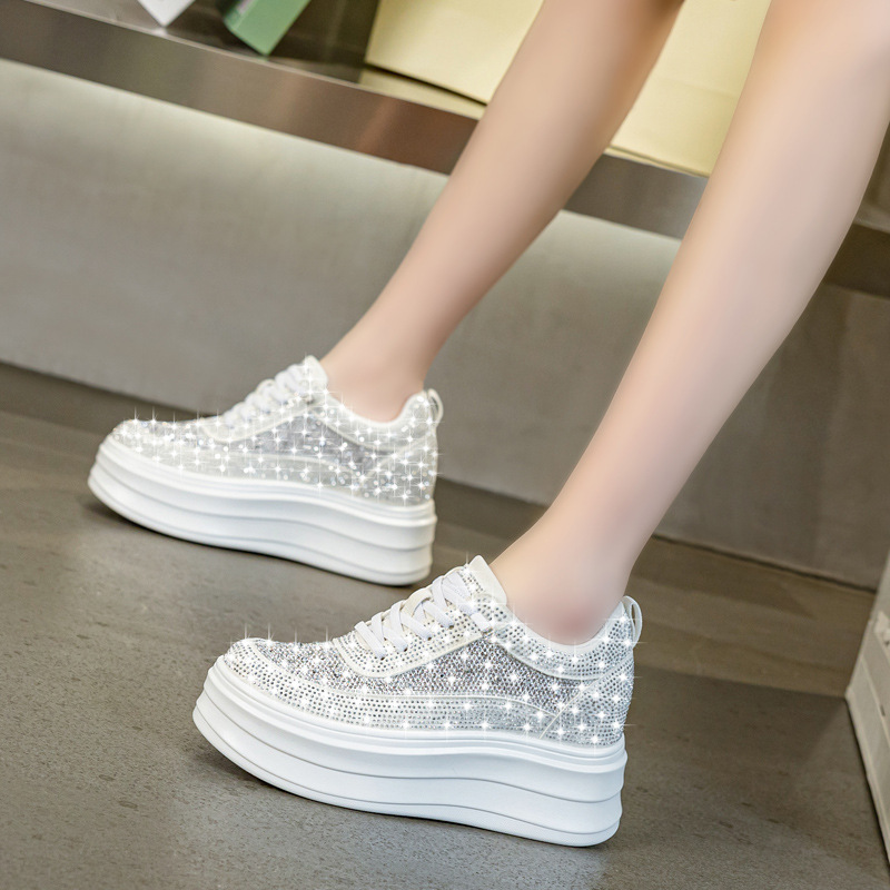 Breathable white sneakers with rhinestones platform
