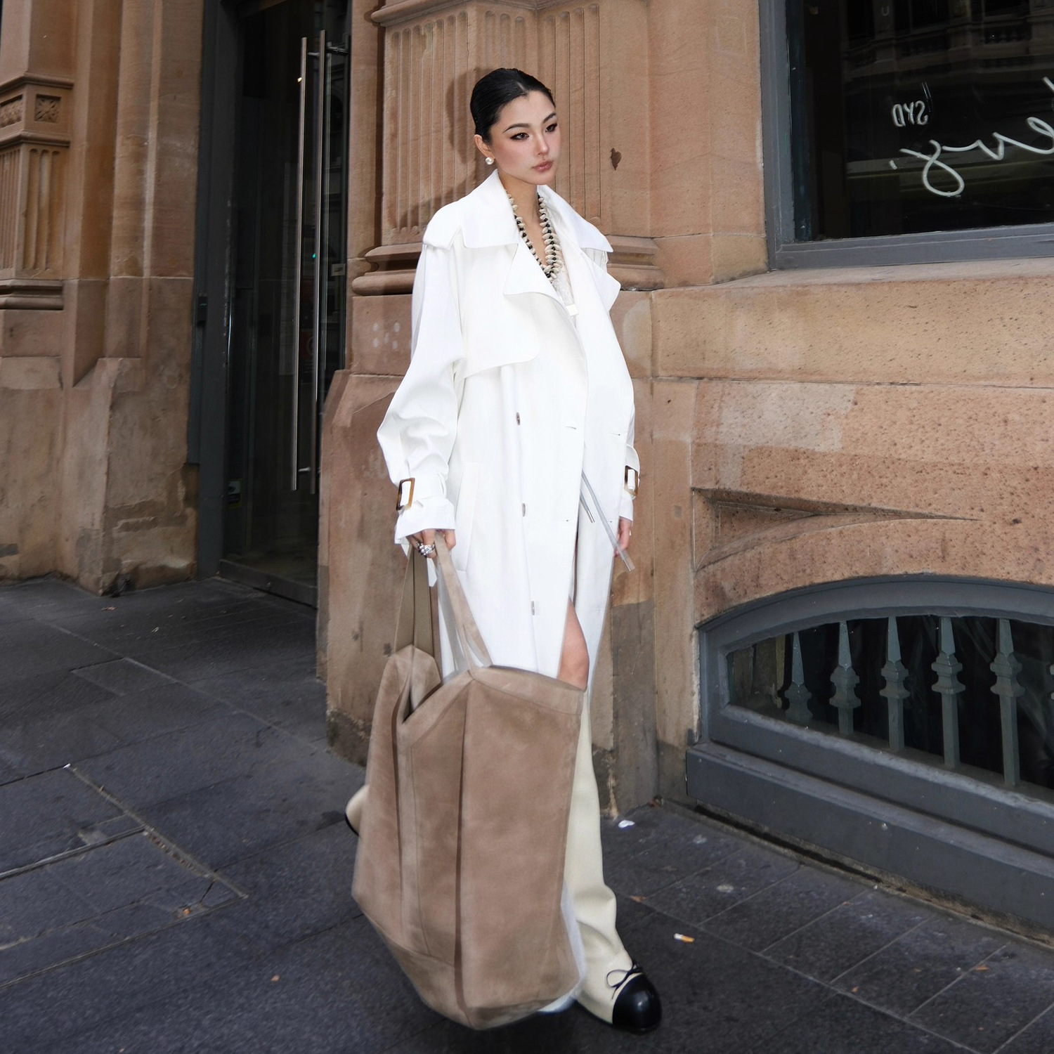 高级感白色风衣外套女2026新款气质御姐范双排扣休闲过膝长款大衣