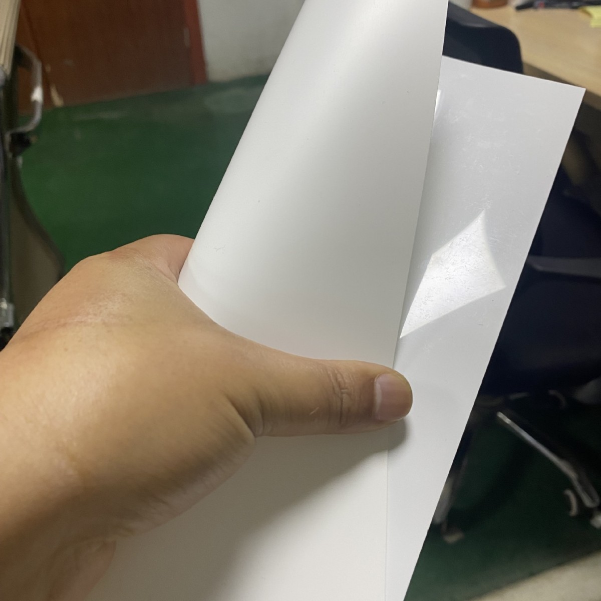 现货供应0.25mm-0.76mm耐高温FR1乳白色vo防火等级阻燃pc薄膜，