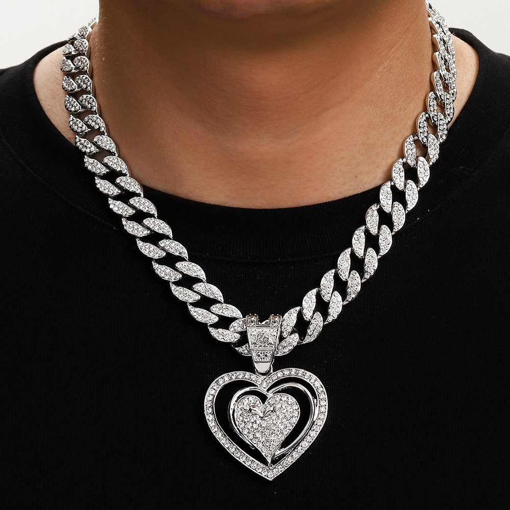 Transfronterizos nuevos personalidades calientes en el amor collar cubano parejas europeas y estadounidenses fabricantes de collares hip-hop de lujo al por mayor