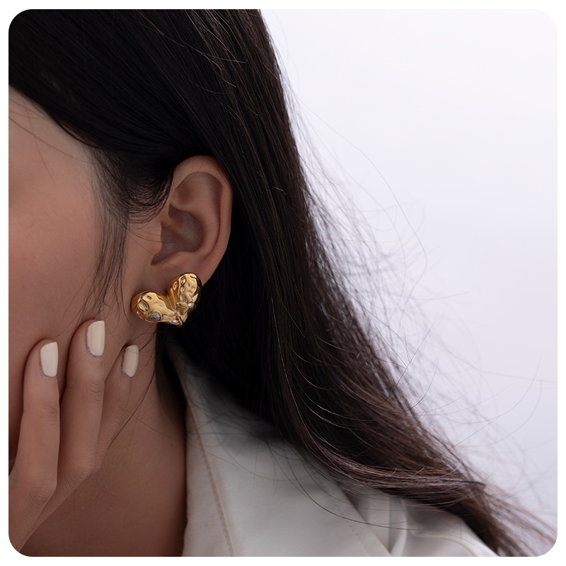 Taina Omeiins amor zircon orejetas femenina encantadora nicho de alta sensación orejetas de acero inoxidable orejetas 18K