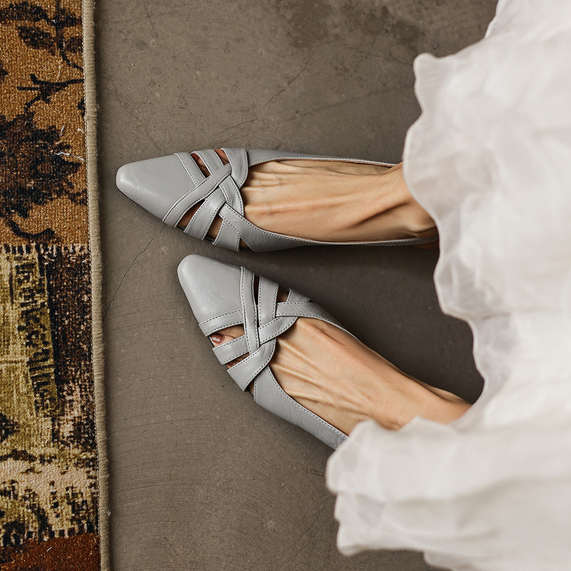 Elegant retro woven sandals
